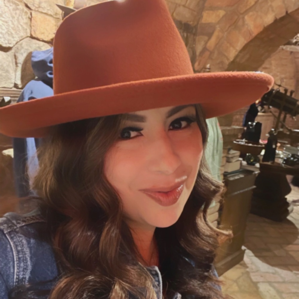 Meet your Posher, Anjj